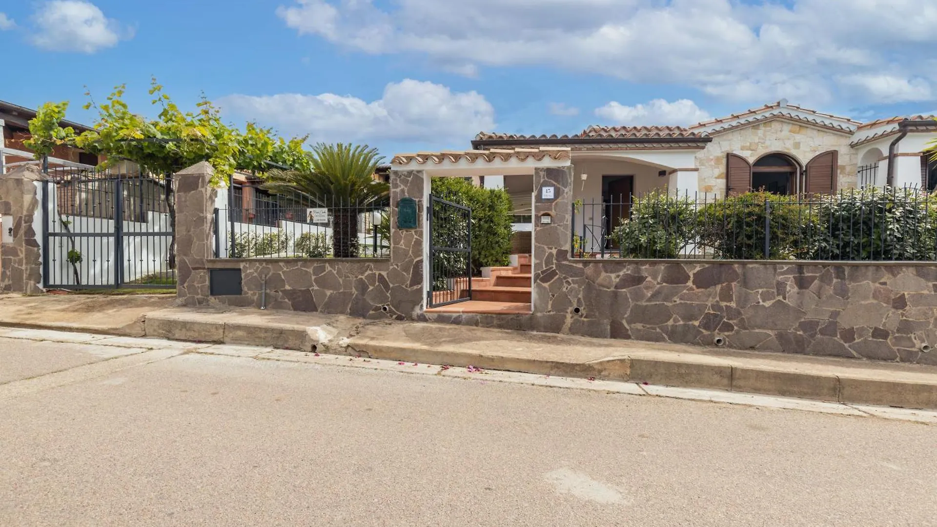 Villa Rita A 200 M Dal Mare Арбатакс 0*,  Италия