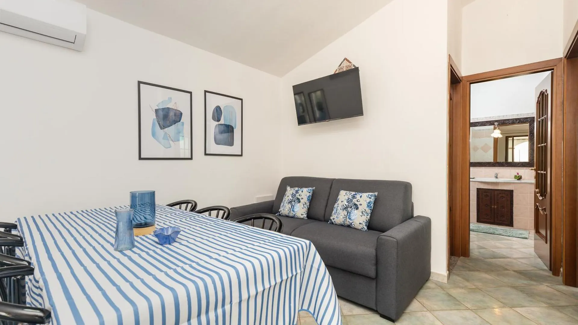 Villa Rita A 200 M Dal Mare Арбатакс 0*,  Италия